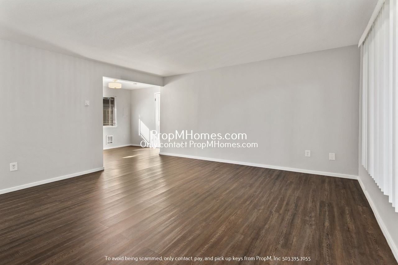 3225 Se Alder Ct #1 - Photo 3 of 17