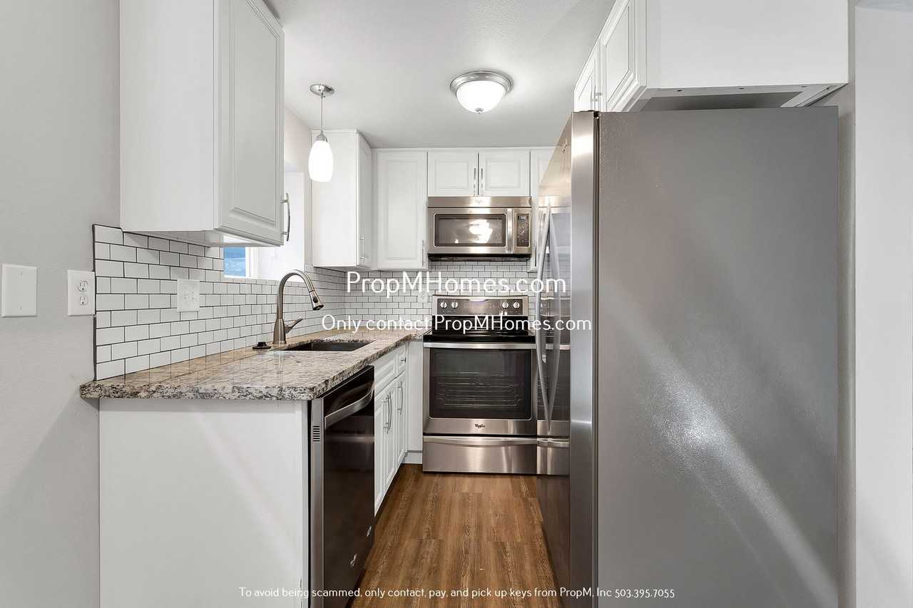 3225 Se Alder Ct #6 - Photo 7 of 18