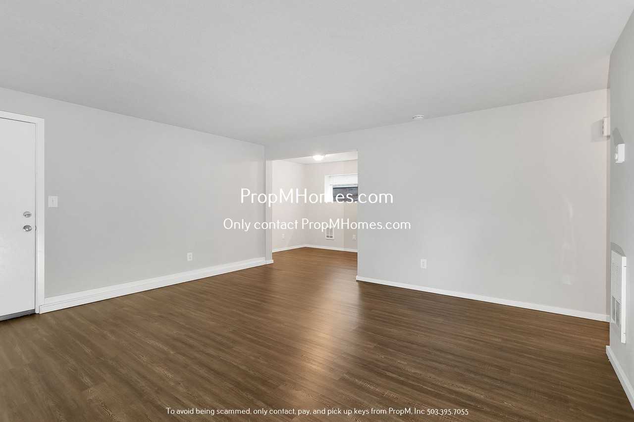 3225 Se Alder Ct #6 - Photo 4 of 18