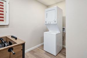 featured image of 3003 Rockview Pl