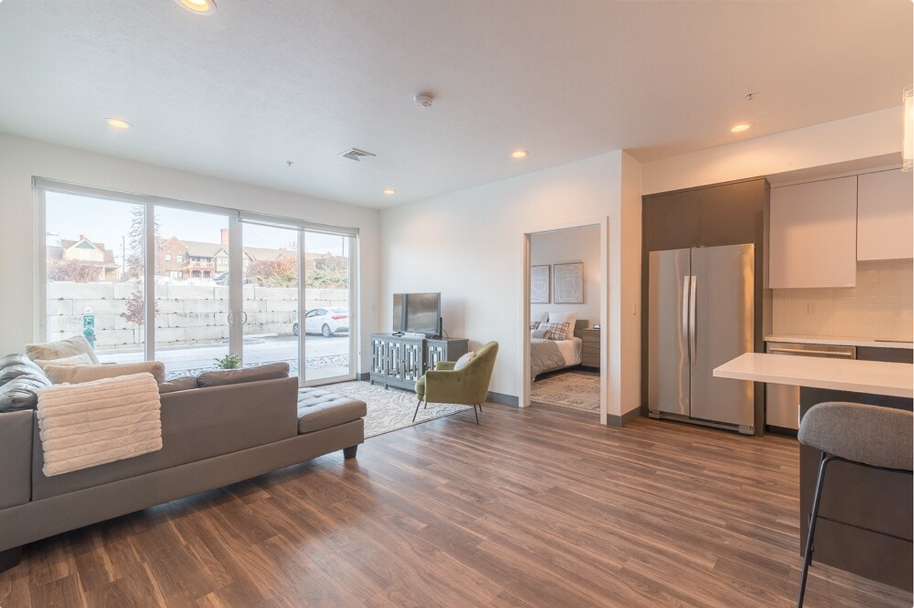 1310 W College Ave - Photo 7 of 24