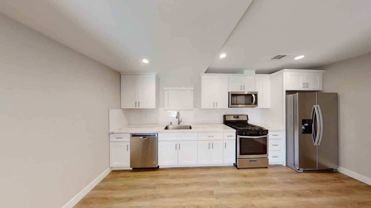 4843 63rd Street - Photo 5 of 13