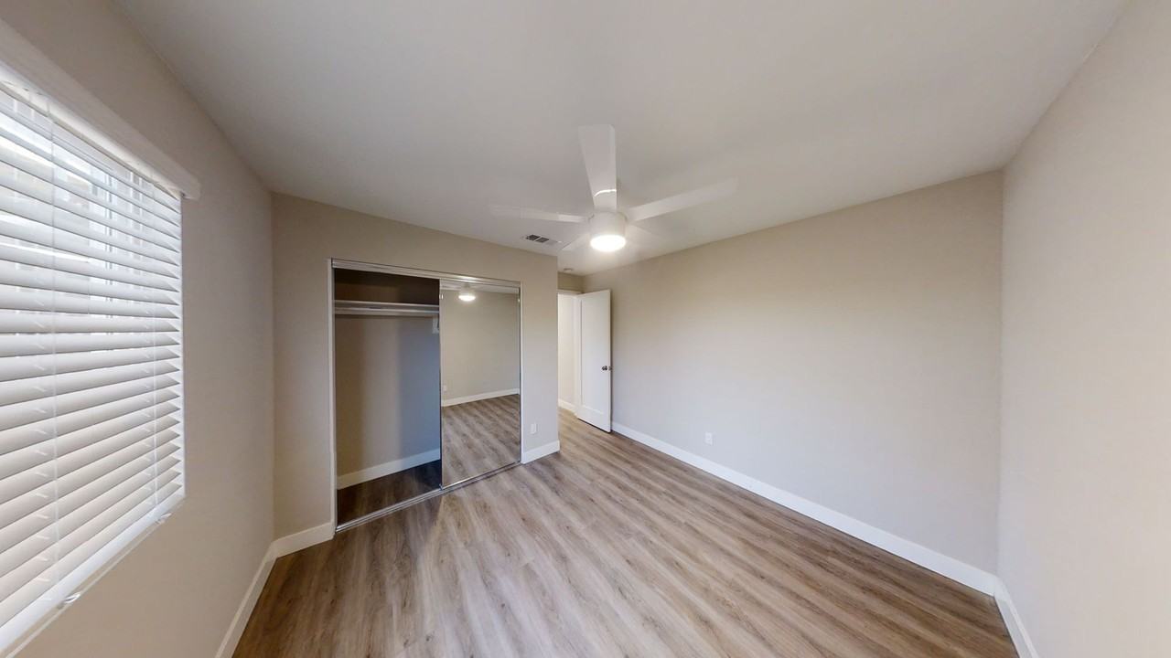 4843 63rd Street - Photo 7 of 13