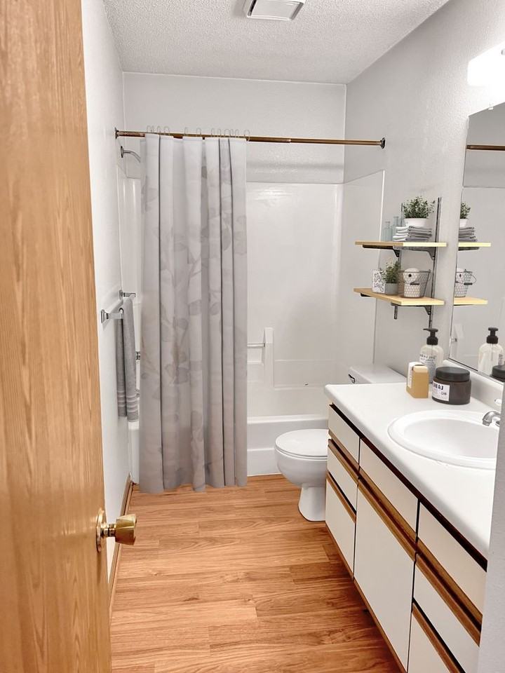 1121 Delaware Ave - Photo 5 of 10