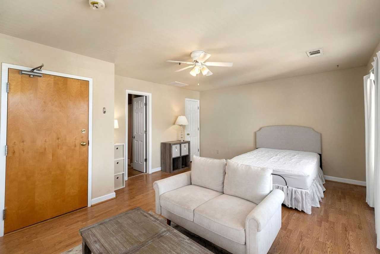 Greystone Dormitory - Photo 5 of 32