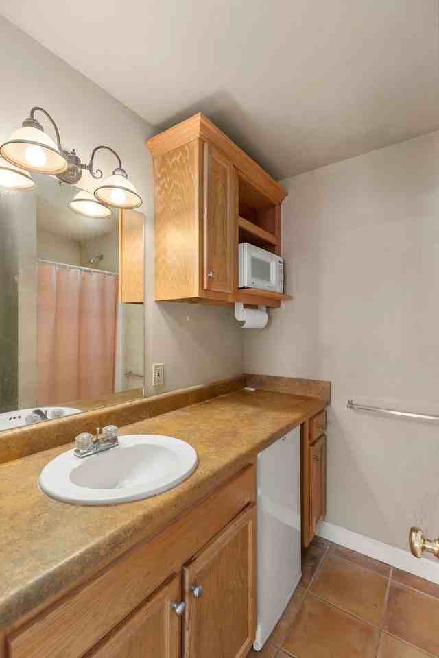 Greystone Dormitory - Photo 7 of 32