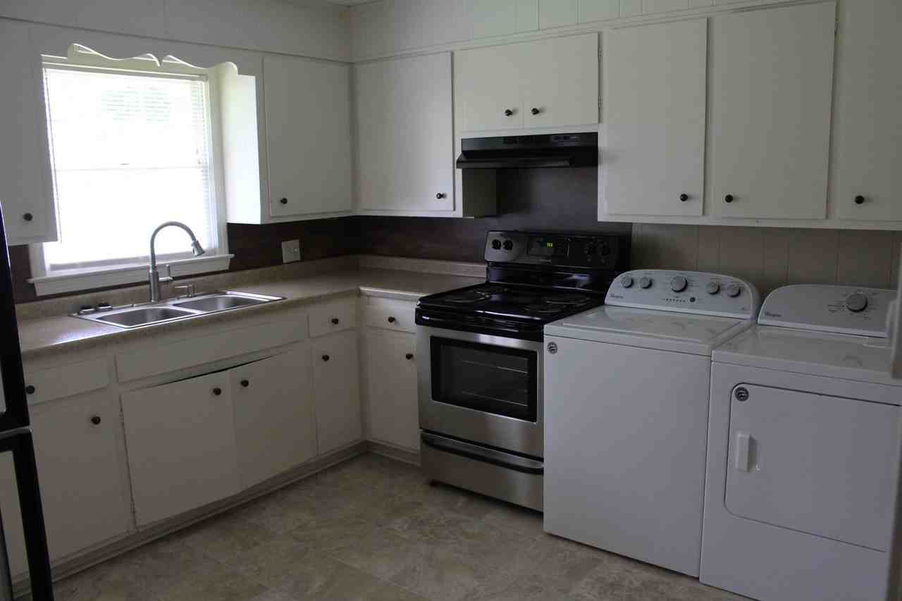 210 Cochran Rd - Photo 4 of 12