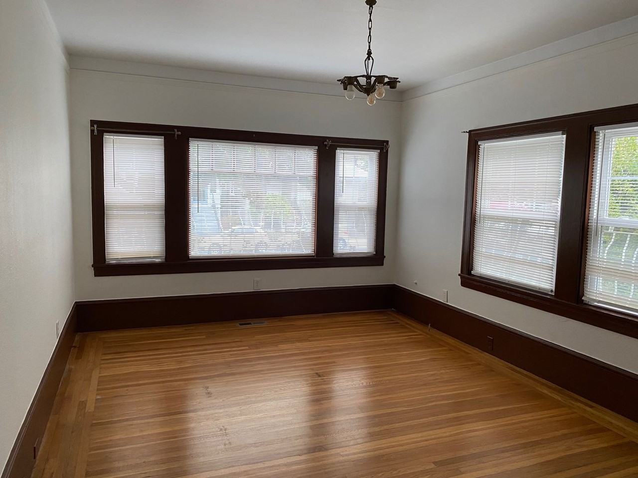 45th Street-1039 - Photo 3 of 18