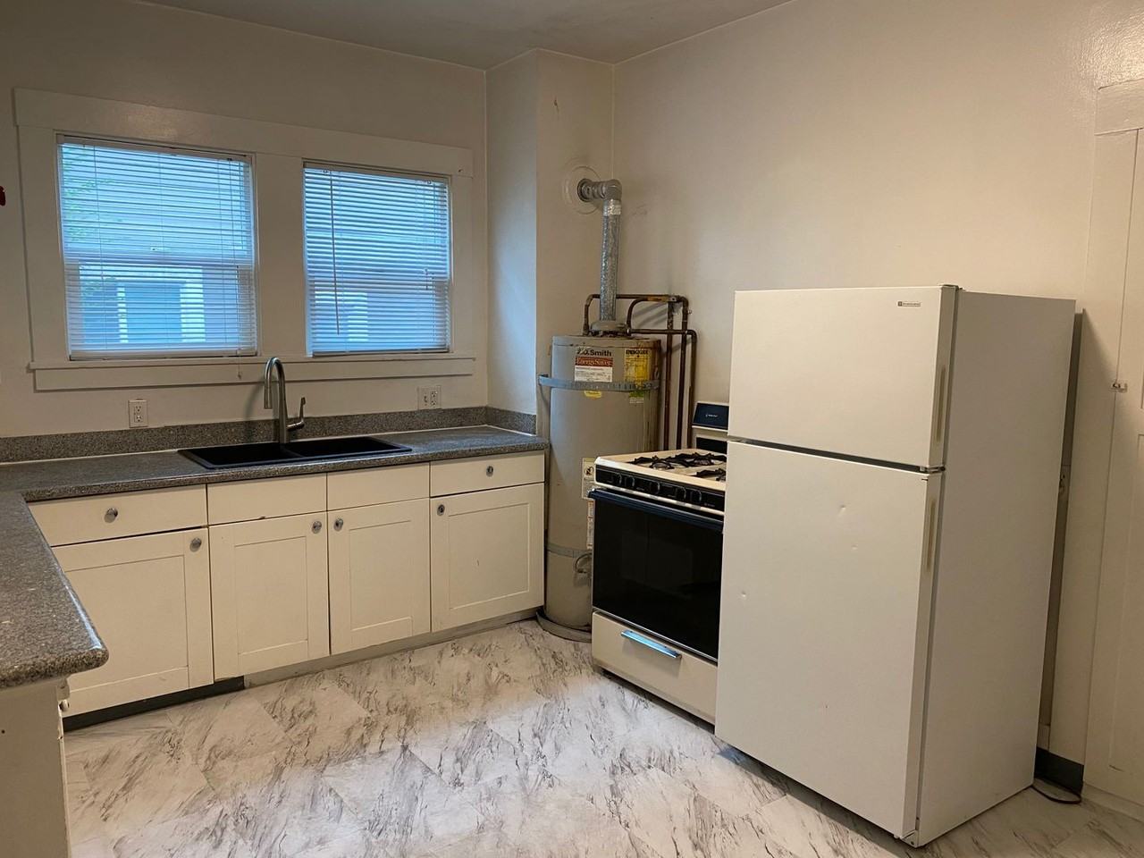 45th Street-1039 - Photo 4 of 18