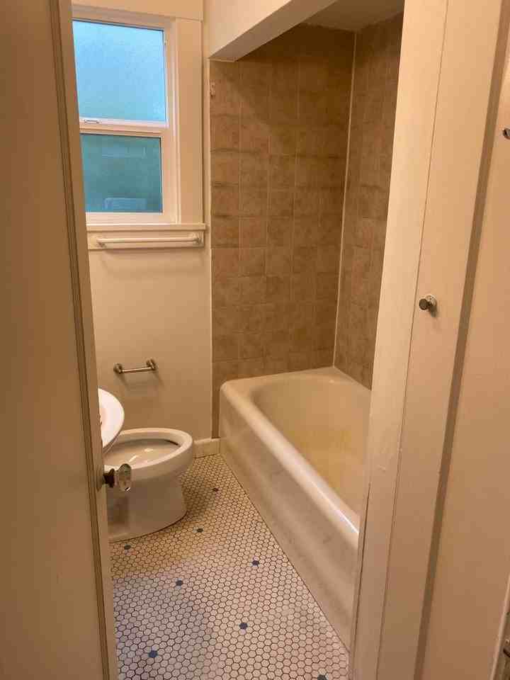 45th Street-1039 - Photo 6 of 18