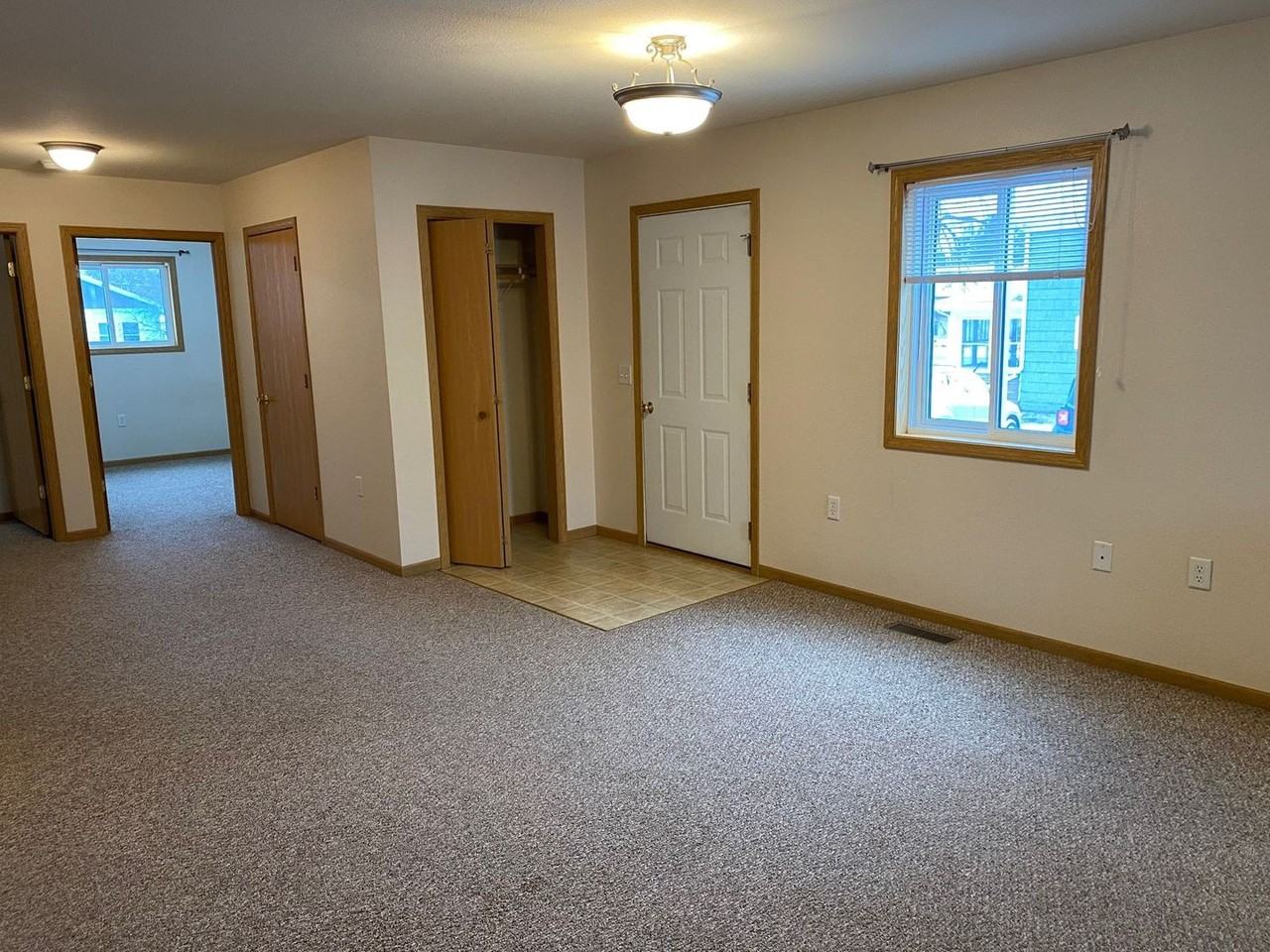 1431 N Stevens St - Photo 5 of 34