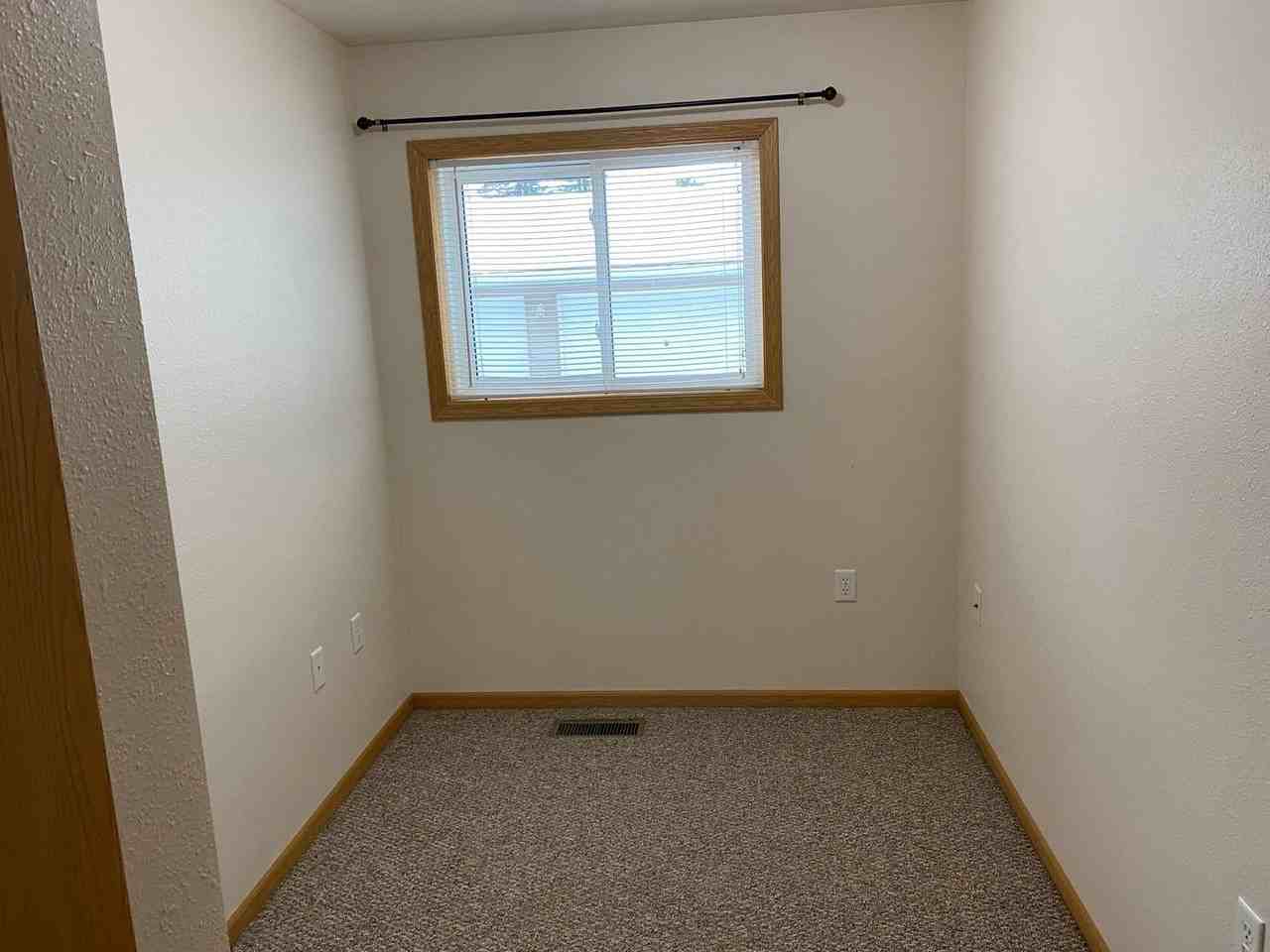 1431 N Stevens St - Photo 7 of 34