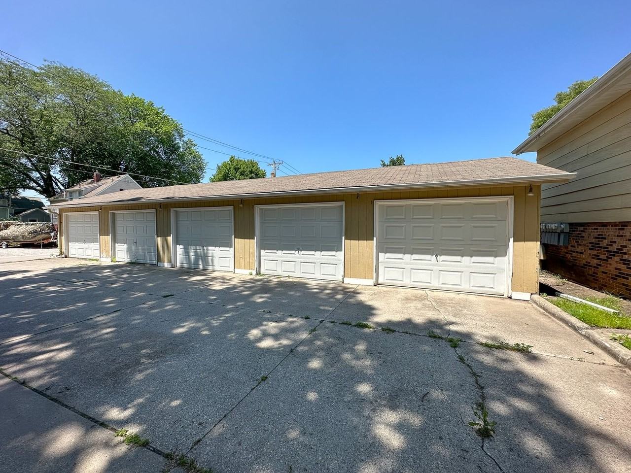 205 Washington - Photo 3 of 8