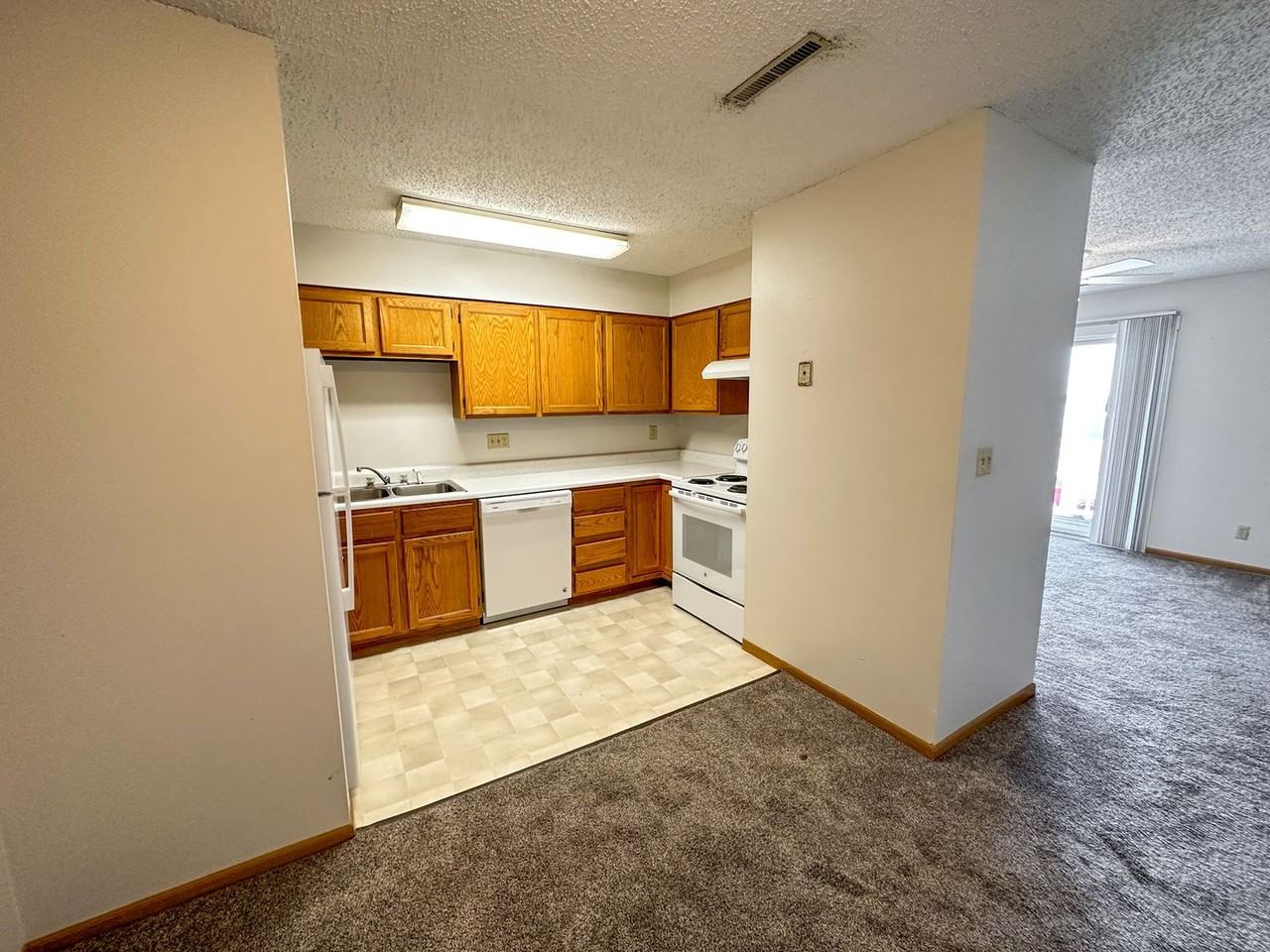 4112 Lincoln Swing - Photo 4 of 50