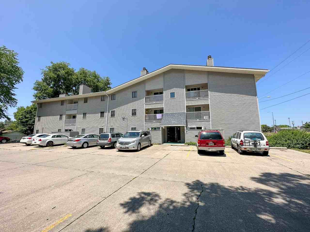 1006 Lincoln Way - Photo 3 of 29