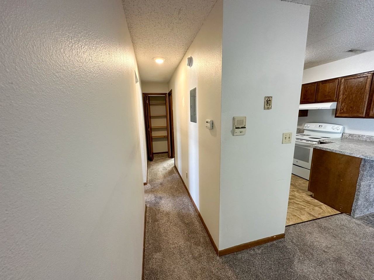 1006 Lincoln Way - Photo 6 of 29