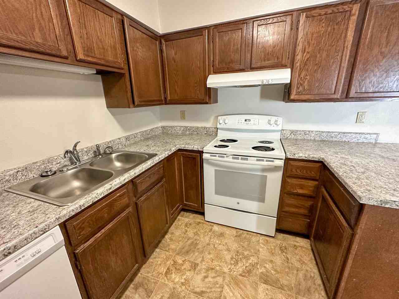 1006 Lincoln Way - Photo 7 of 29