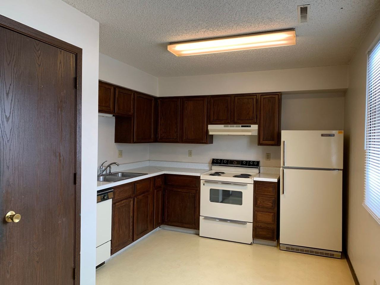 219 Washington - Photo 3 of 14