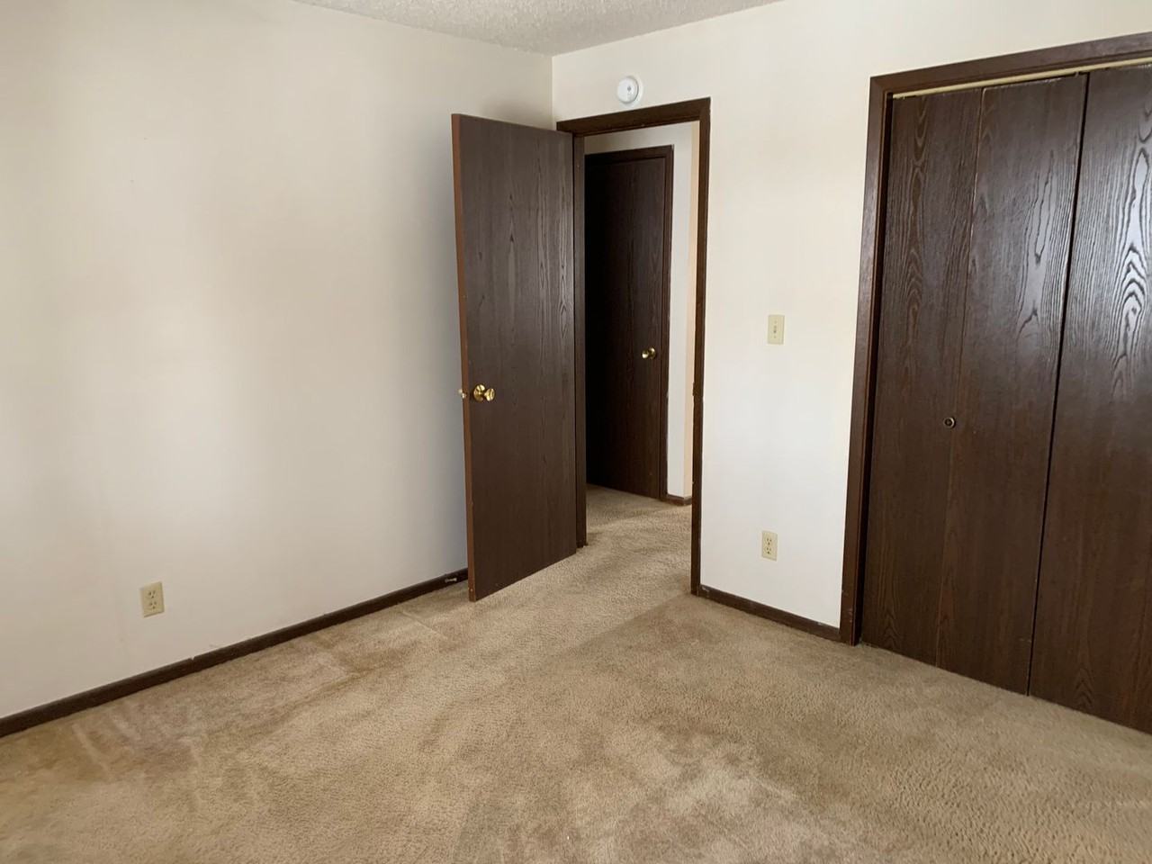 219 Washington - Photo 7 of 14