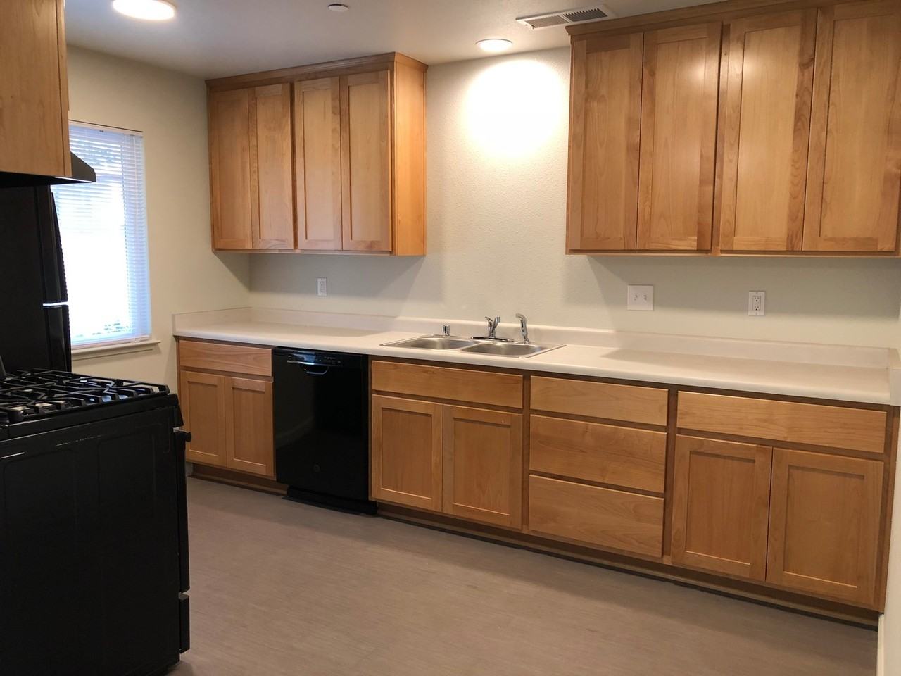 723 W 2nd Ave - Photo 2 of 7