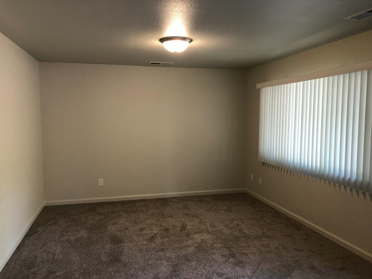 723 W 2nd Ave - Photo 4 of 7