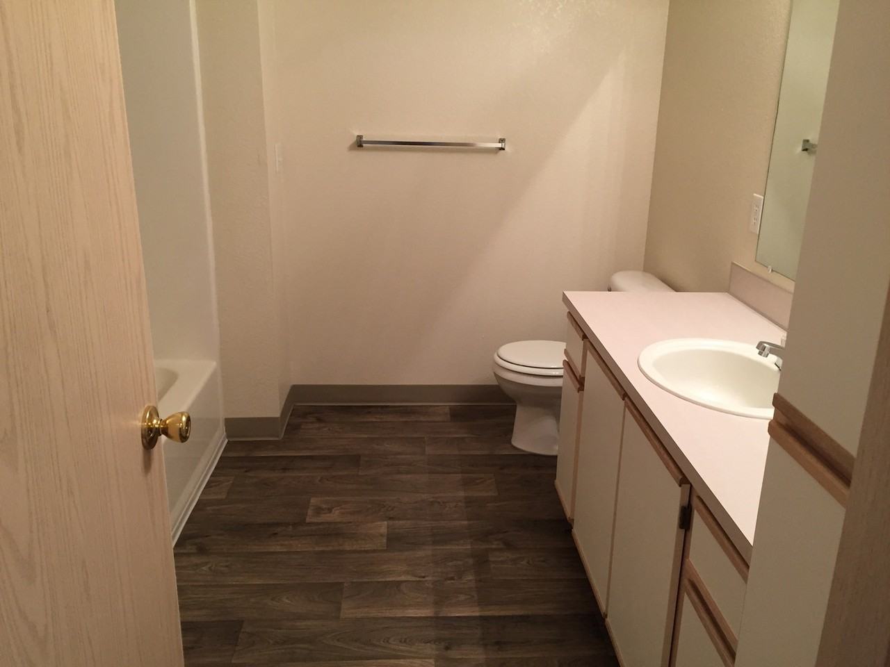 WALLACE PARK APARTMENTS (03) - Photo 4 of 18