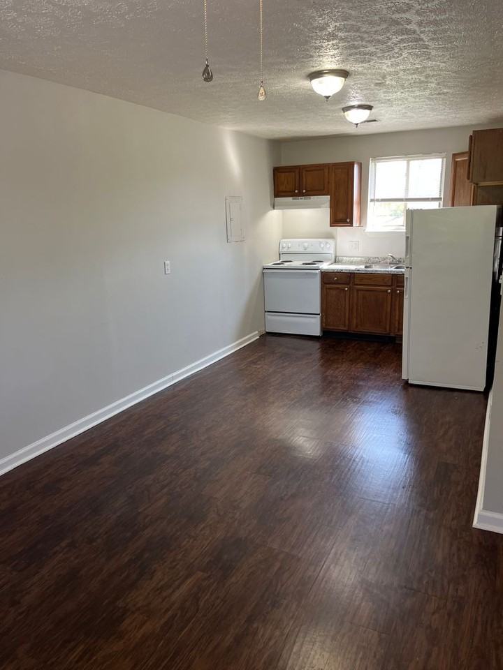 Plaza Apartments - Photo 2 of 8