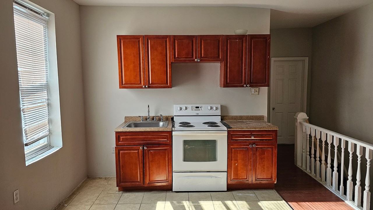 24 S Salford St, Philadelphia, PA 19139 - Photo 2 of 3