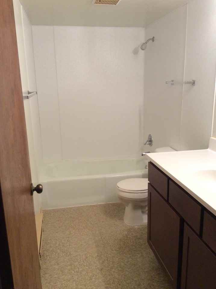 2130 - Photo 2 of 12