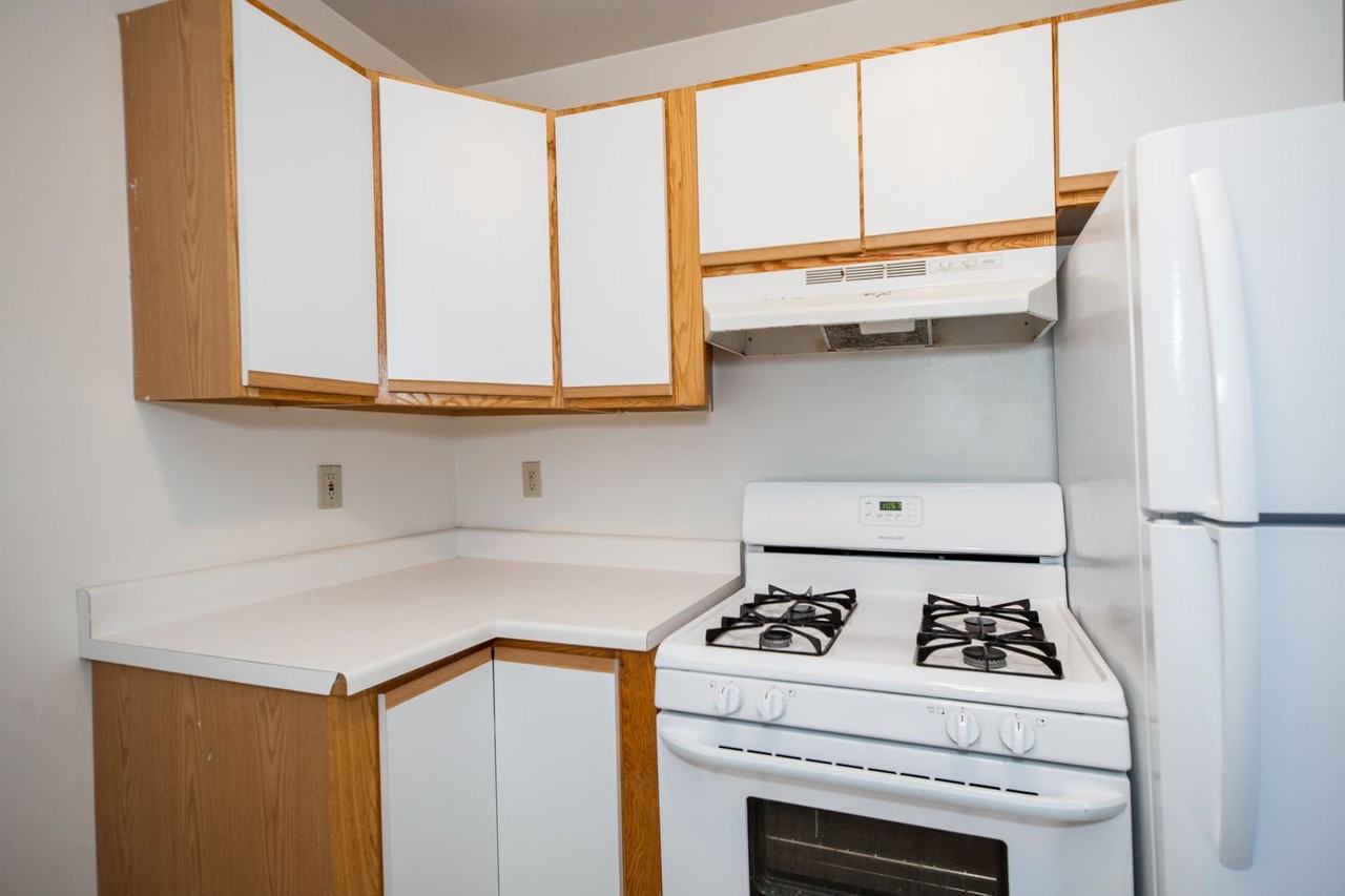 701 Fotis Drive - Photo 6 of 21