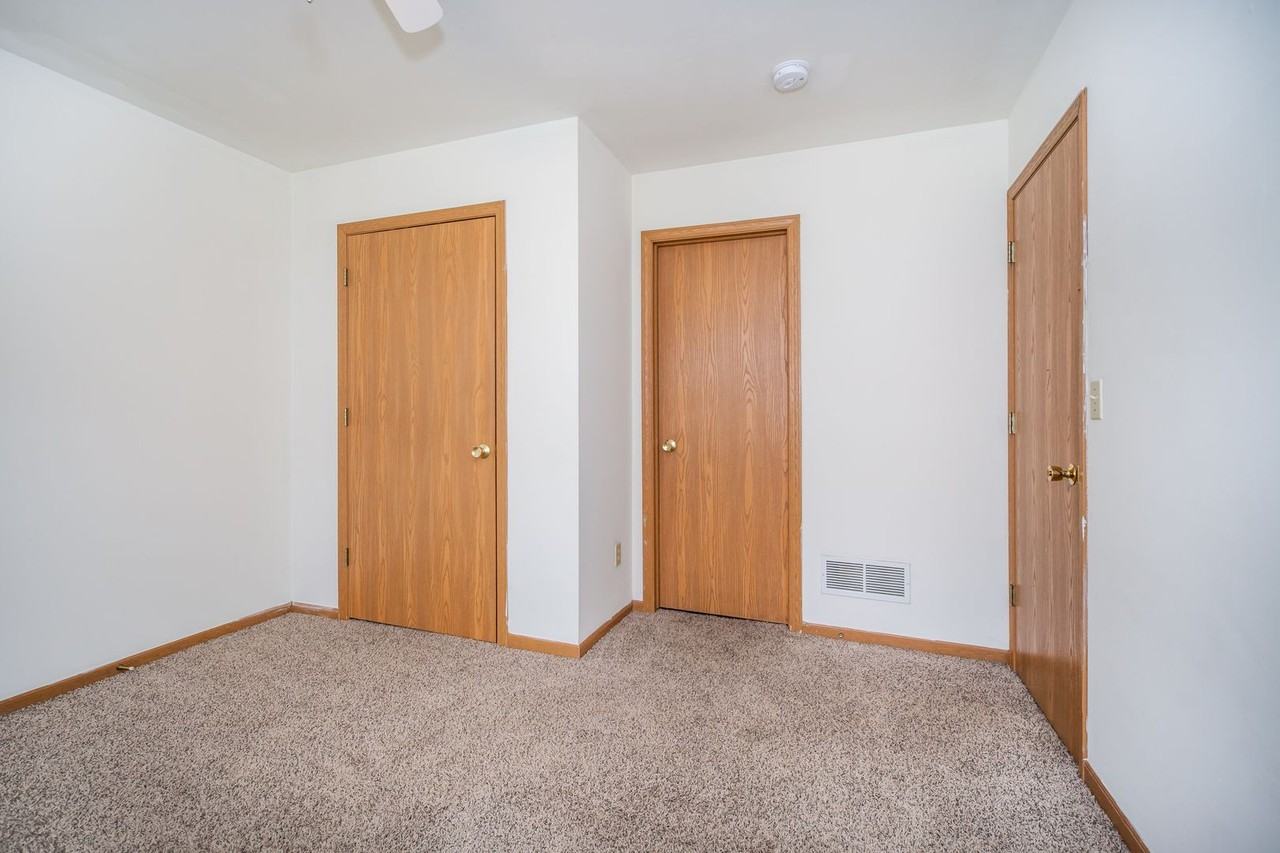 729 Fotis Drive - Photo 3 of 16