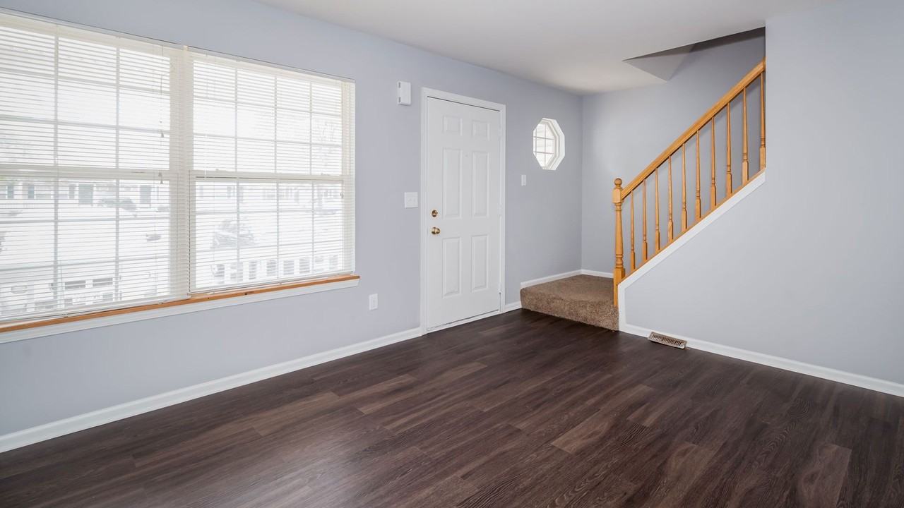 855 Regent Drive - Photo 3 of 13