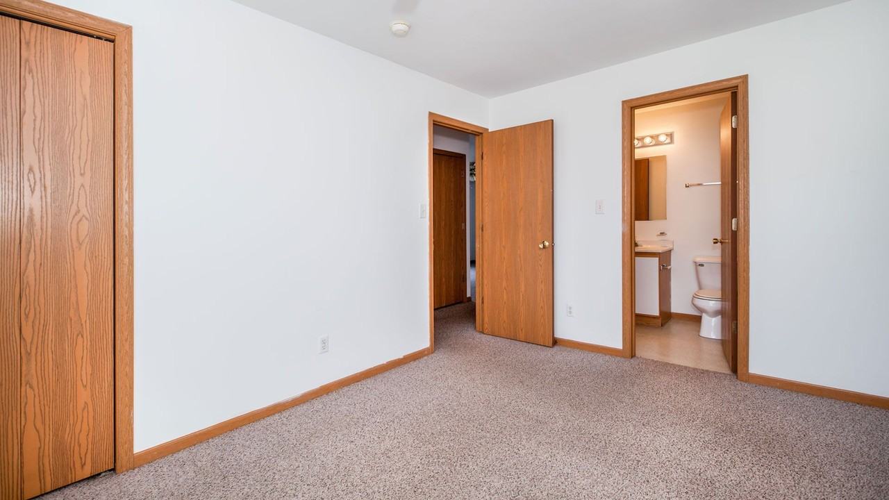 874 Fotis Drive - Photo 2 of 10