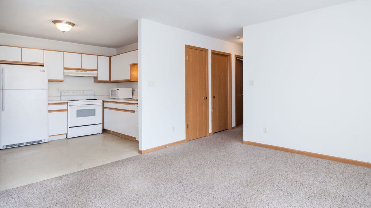 890 Fotis Drive - Photo 3 of 10