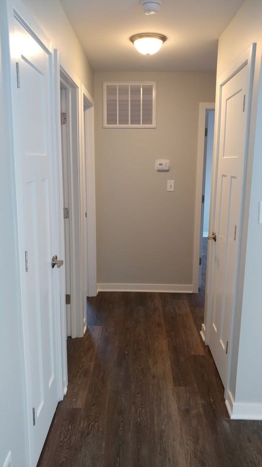 916 Regent Drive - Photo 7 of 10