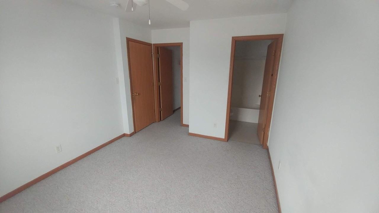 951 Fotis Drive - Photo 5 of 15