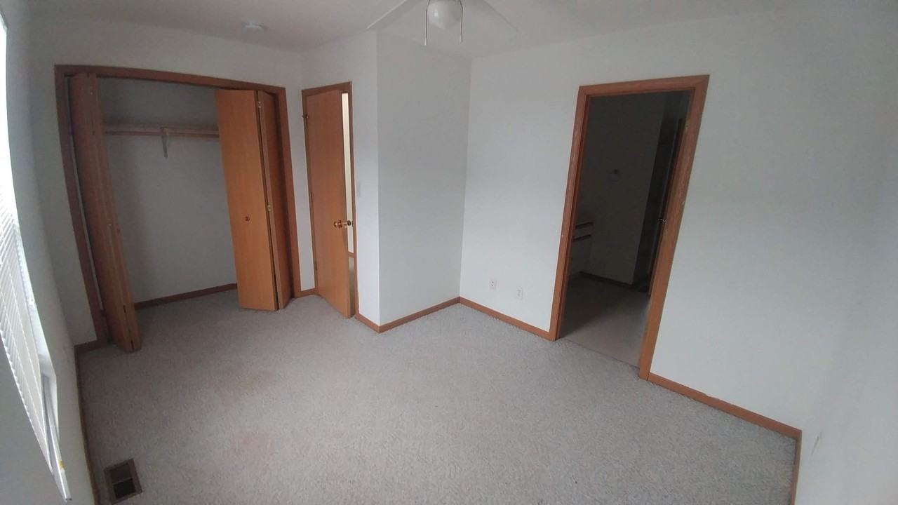 951 Fotis Drive - Photo 7 of 15