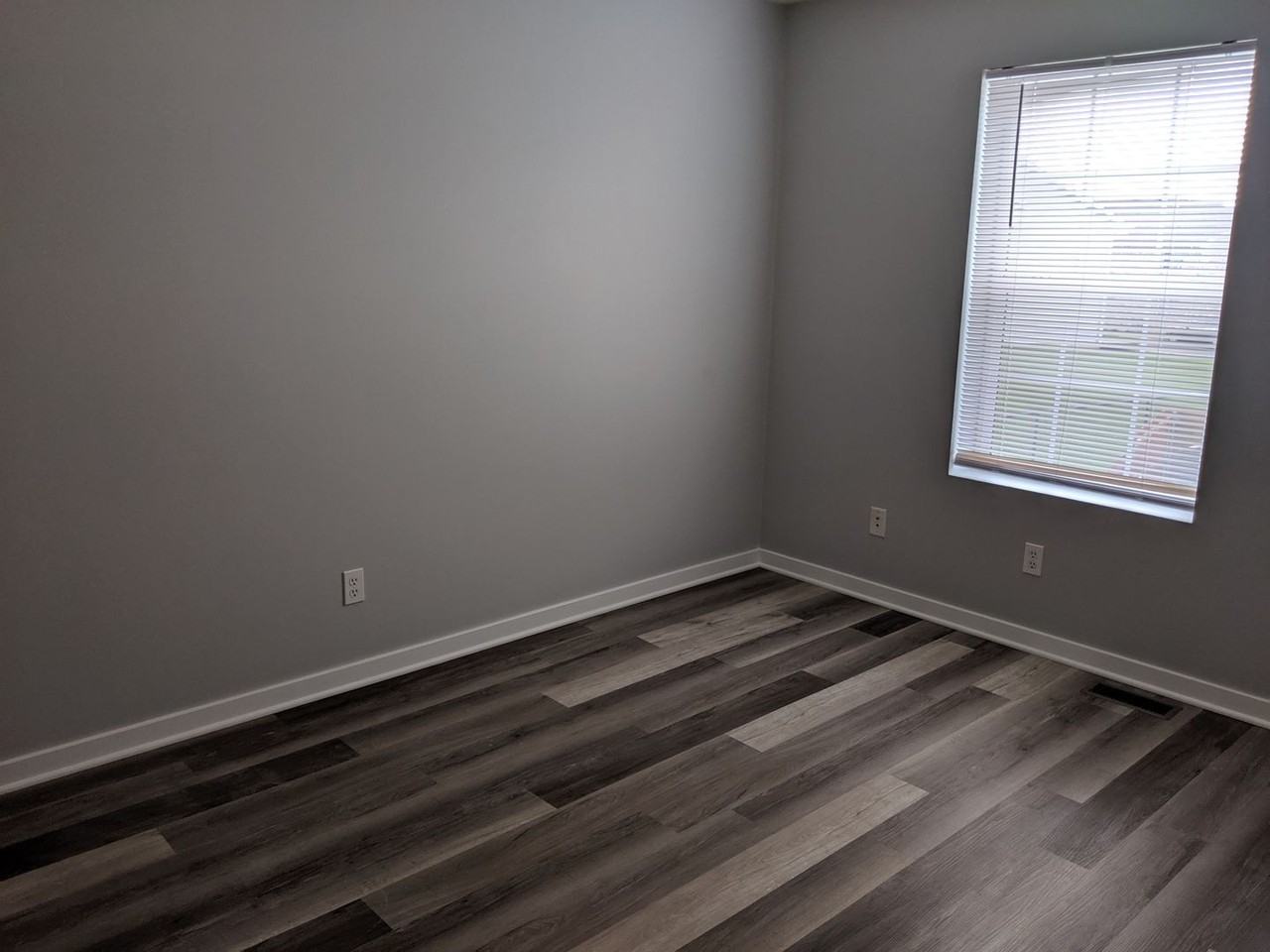 1036 Regent Drive - Photo 2 of 17