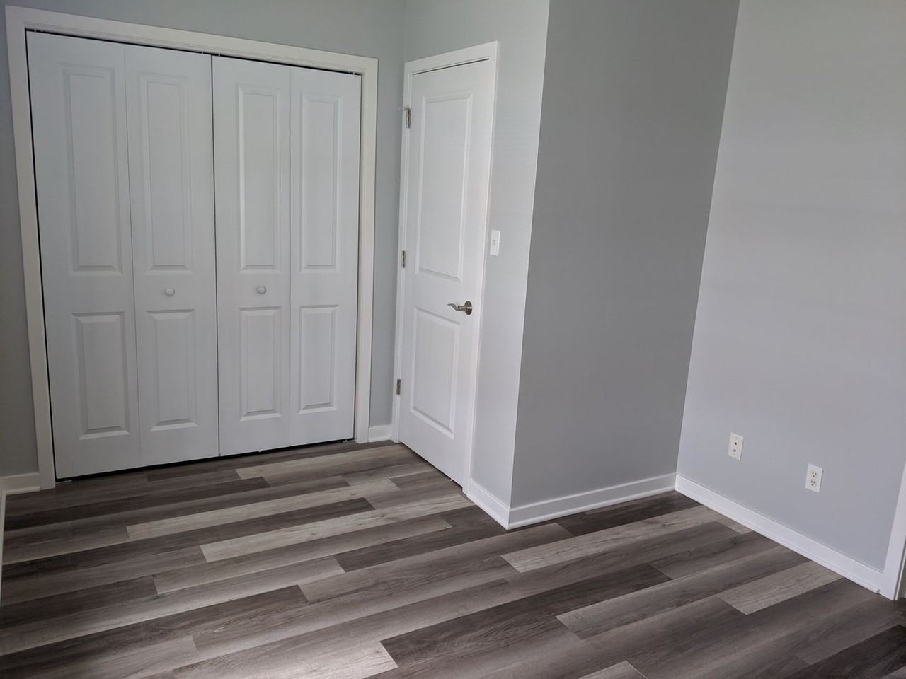 1036 Regent Drive - Photo 4 of 17