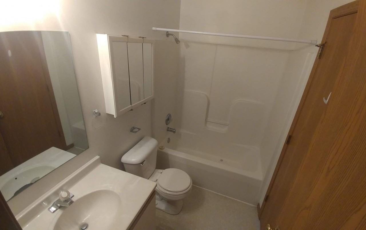 1107 Regent Drive - Photo 2 of 11