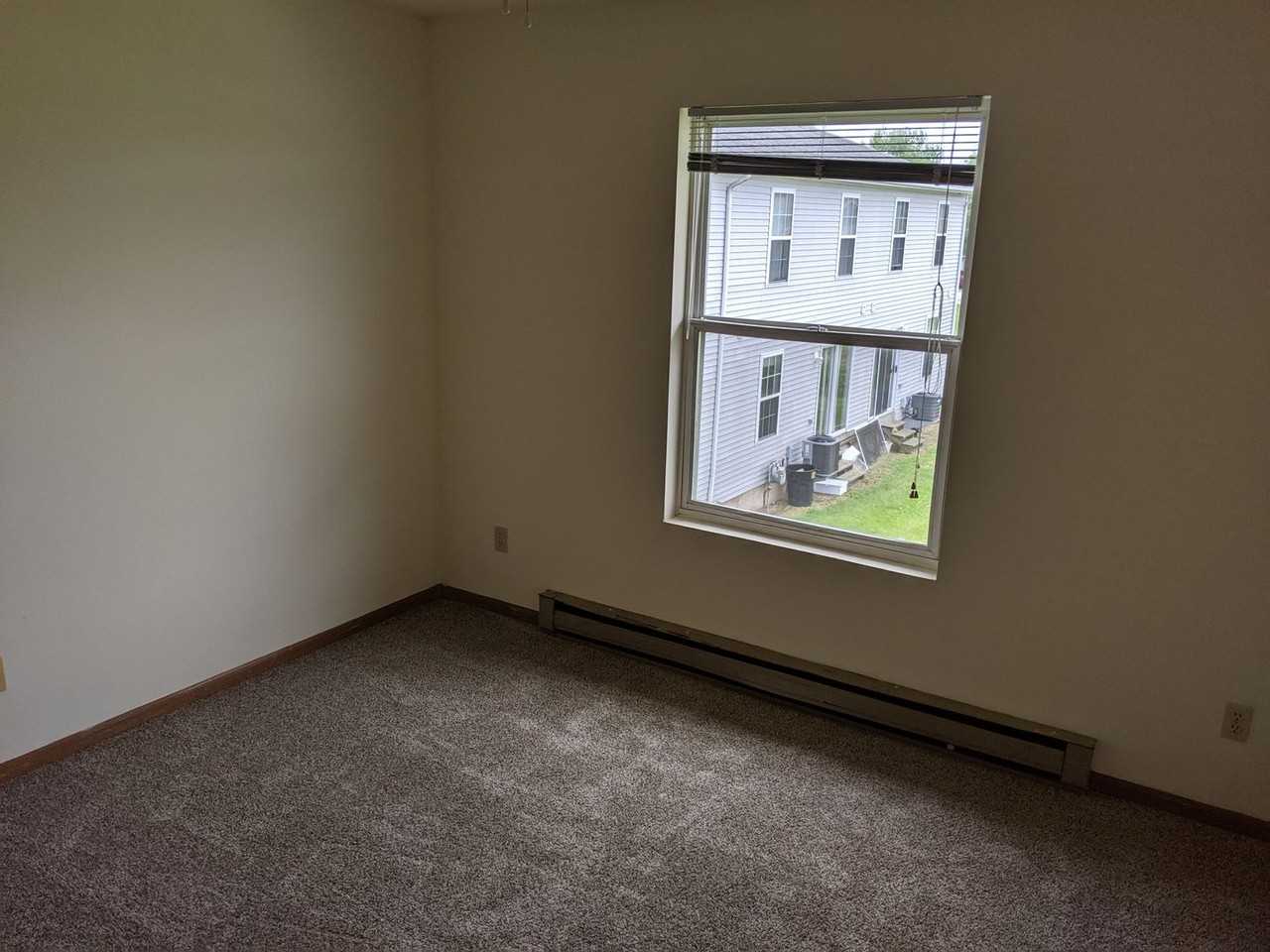 1233 Rushmoore Drive - Photo 2 of 8