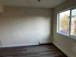 featured image of 18 Broadway St