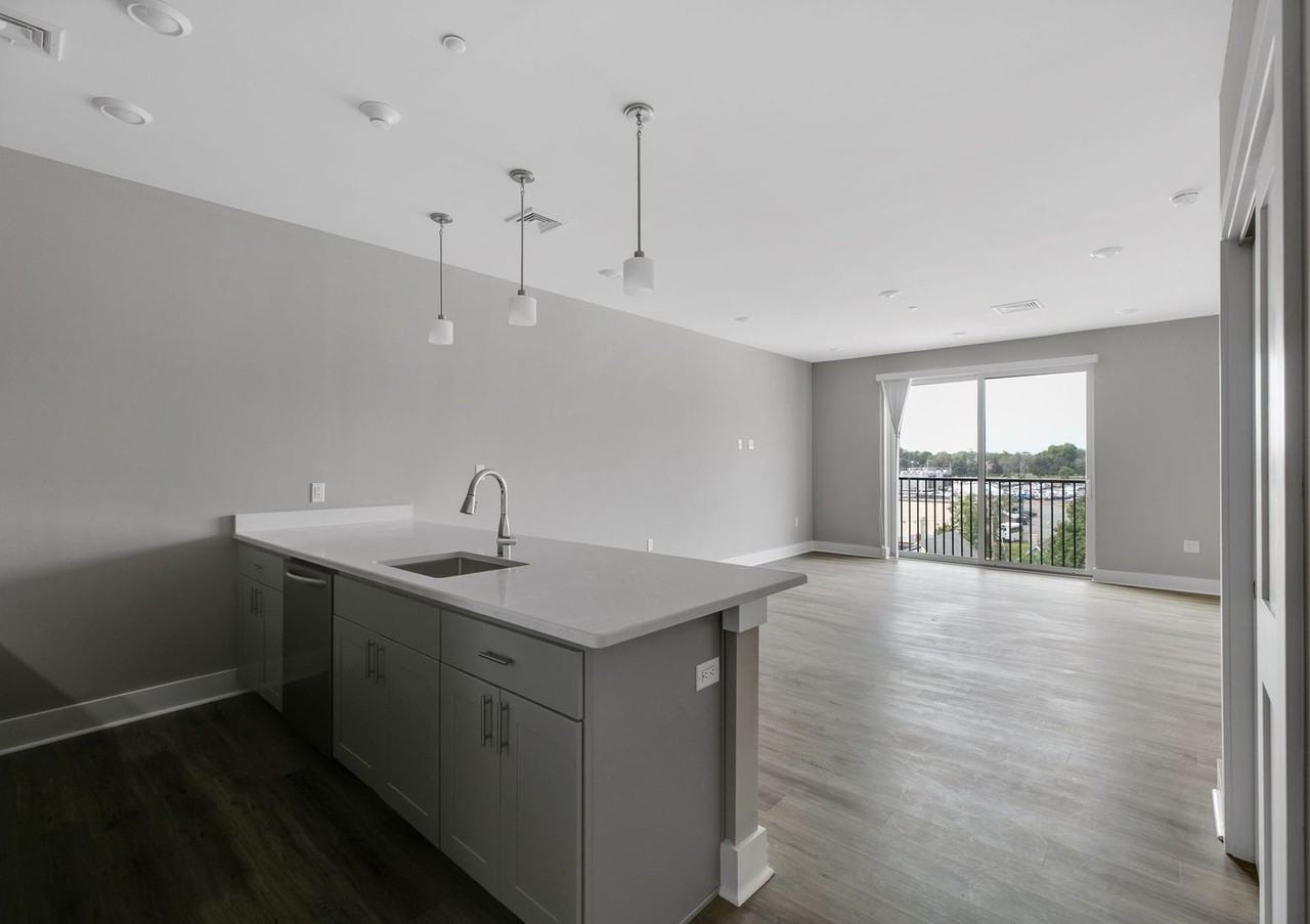 Corner Luxury Studio - Photo 4 of 29