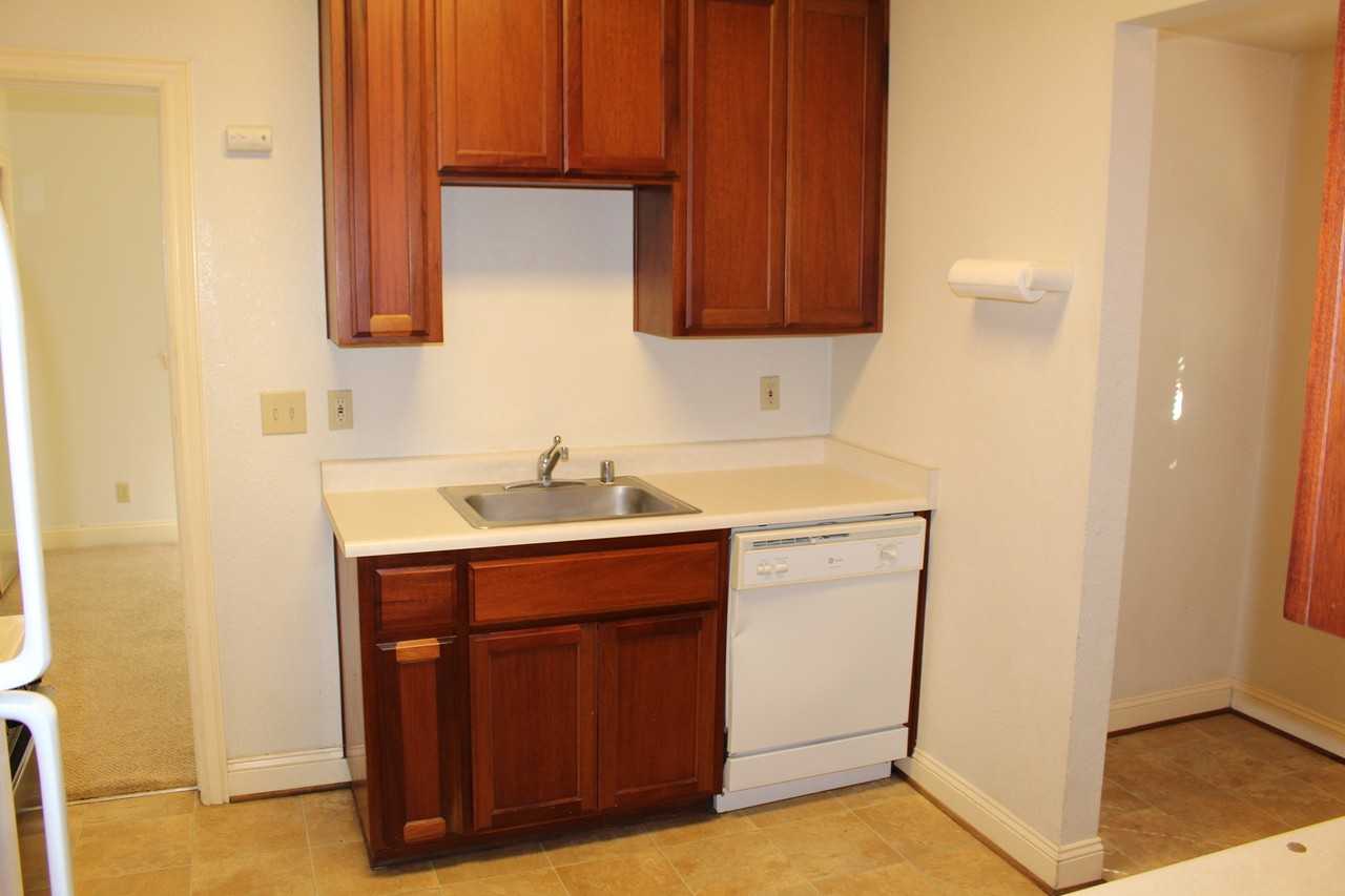 369 E 4th St - Photo 7 of 27