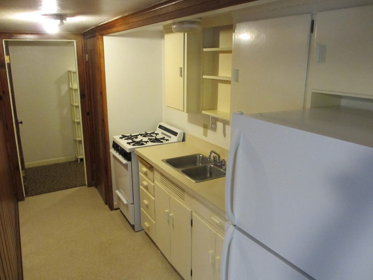 512 W 3rd St - Photo 7 of 26