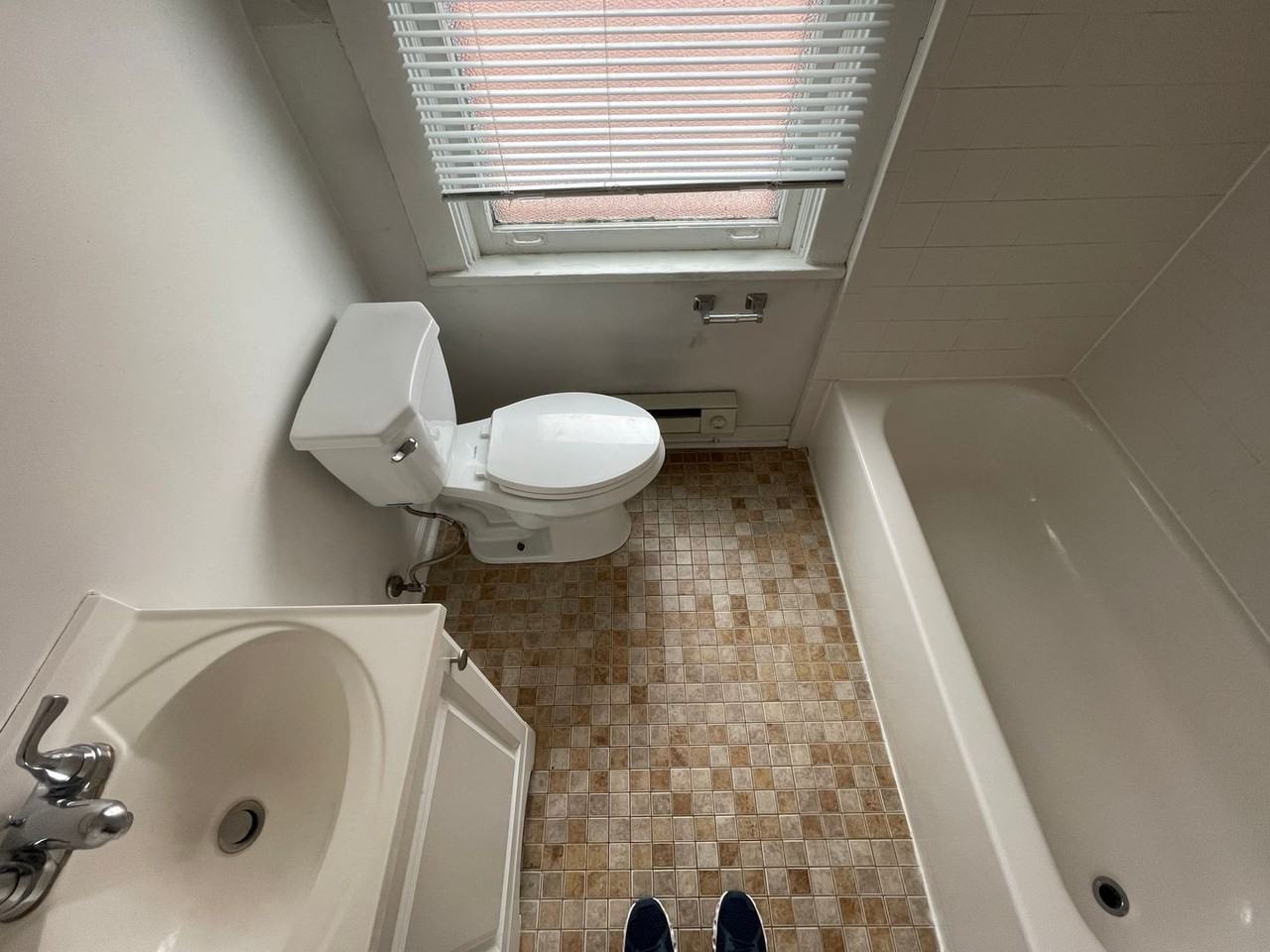 5721 Stanton Avenue - Photo 7 of 9