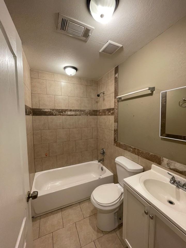 7 Units in Apartment Complex - Photo 2 of 8