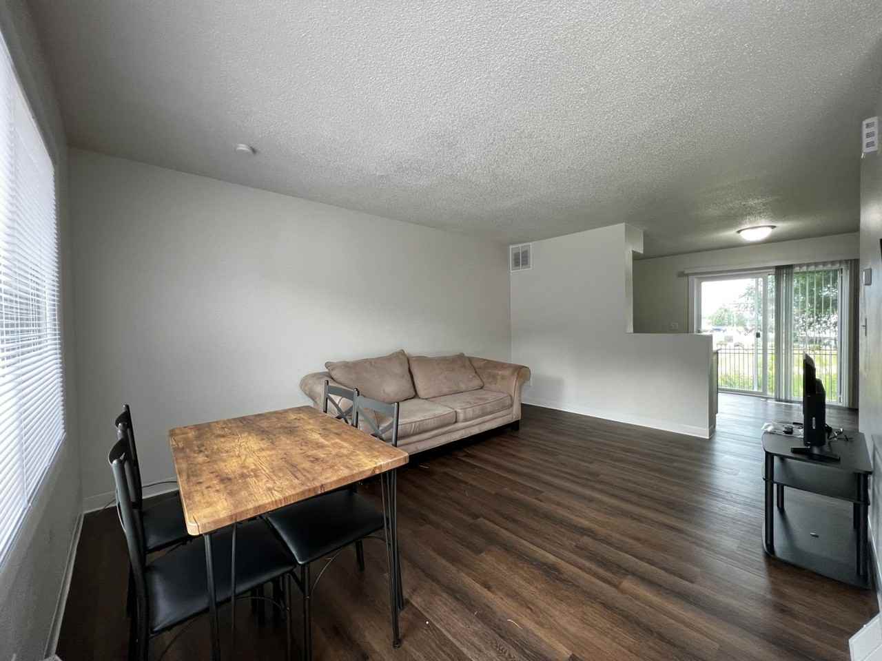 1102 Hollywood Boulevard - Photo 2 of 18