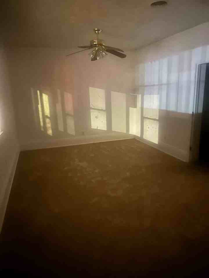 519-521 W Keefe Ave. (Duplex) - Photo 2 of 7