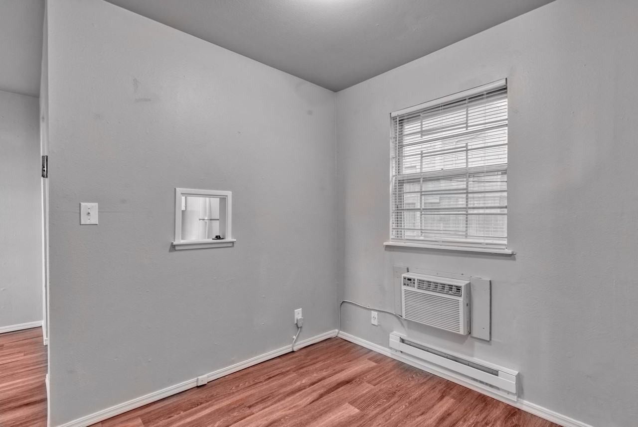 1426 NW 25th St. - Photo 3 of 6